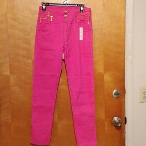 Yi Tong pink 🩷 jeans. it's straight with zipper and button details on the front
